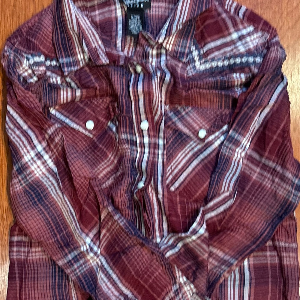 Wrangler- Plaid Button-Up Shirt